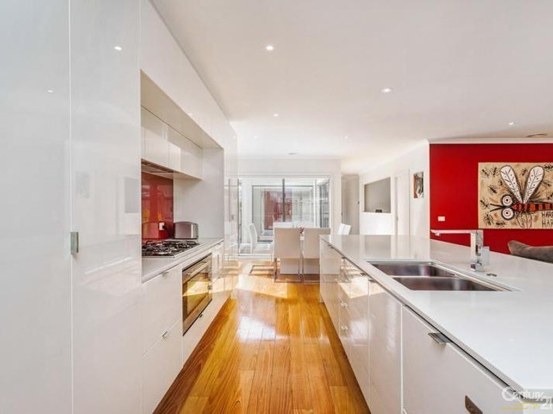 26 Rowan Avenue, Williams Landing VIC 3027