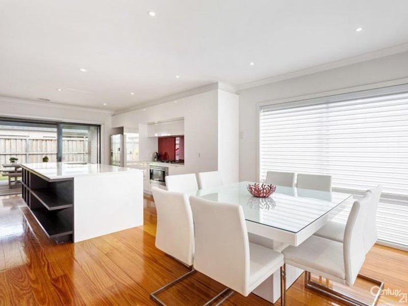 26 Rowan Avenue, Williams Landing VIC 3027