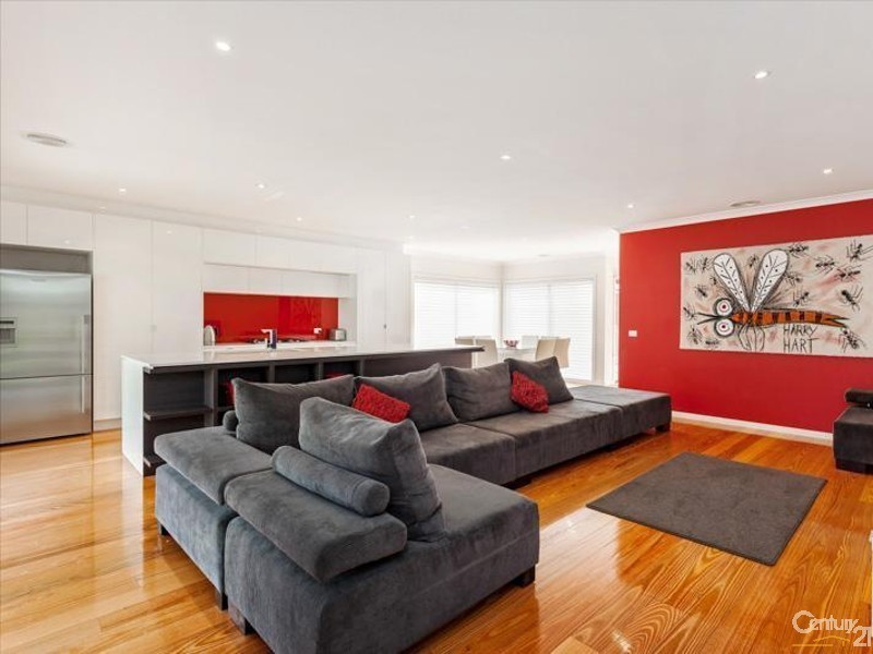 26 Rowan Avenue, Williams Landing VIC 3027