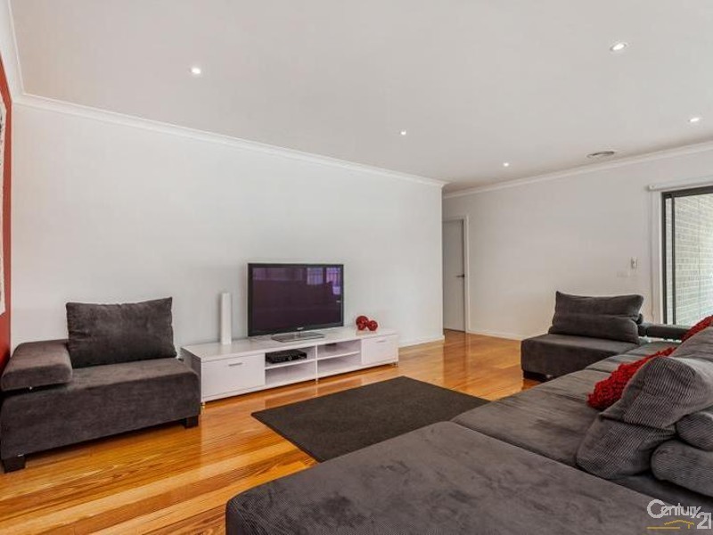 26 Rowan Avenue, Williams Landing VIC 3027