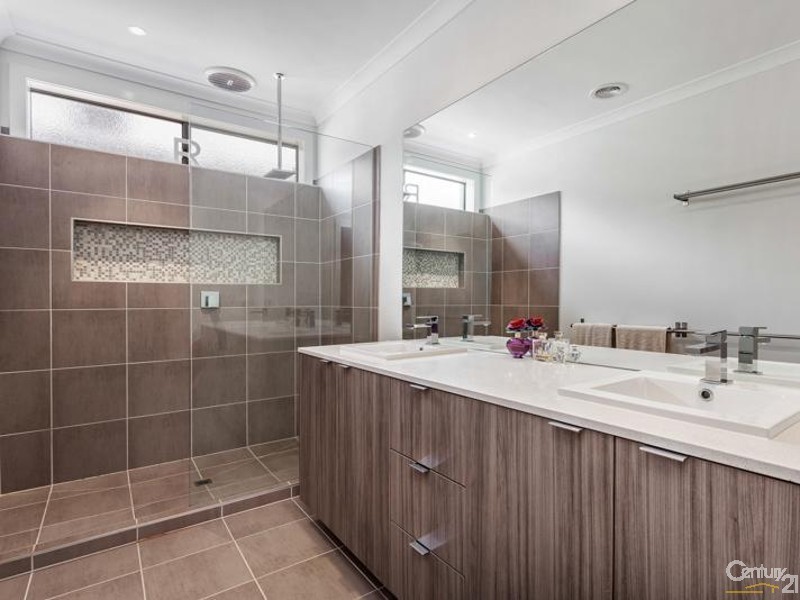 26 Rowan Avenue, Williams Landing VIC 3027