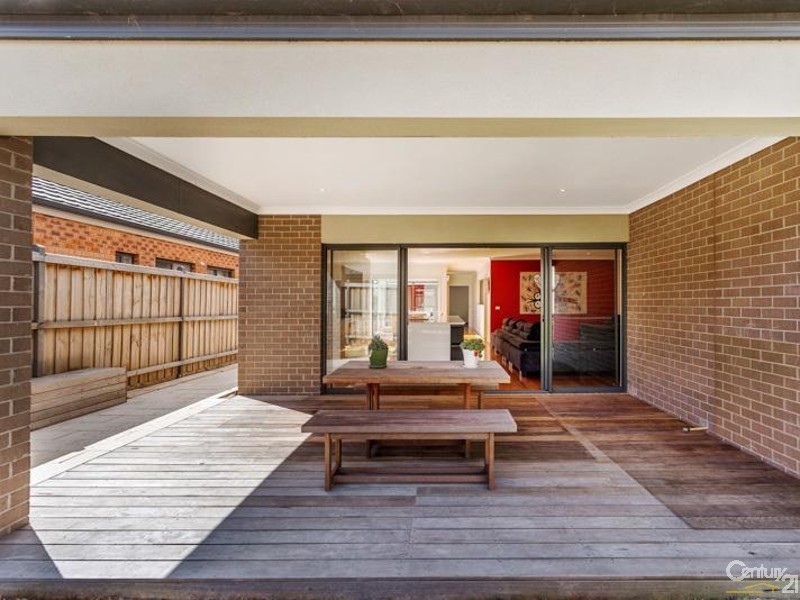 26 Rowan Avenue, Williams Landing VIC 3027