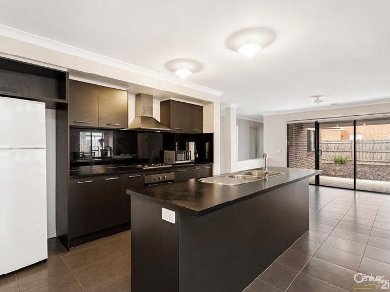 25 Grassbird drive, Point Cook VIC 3030