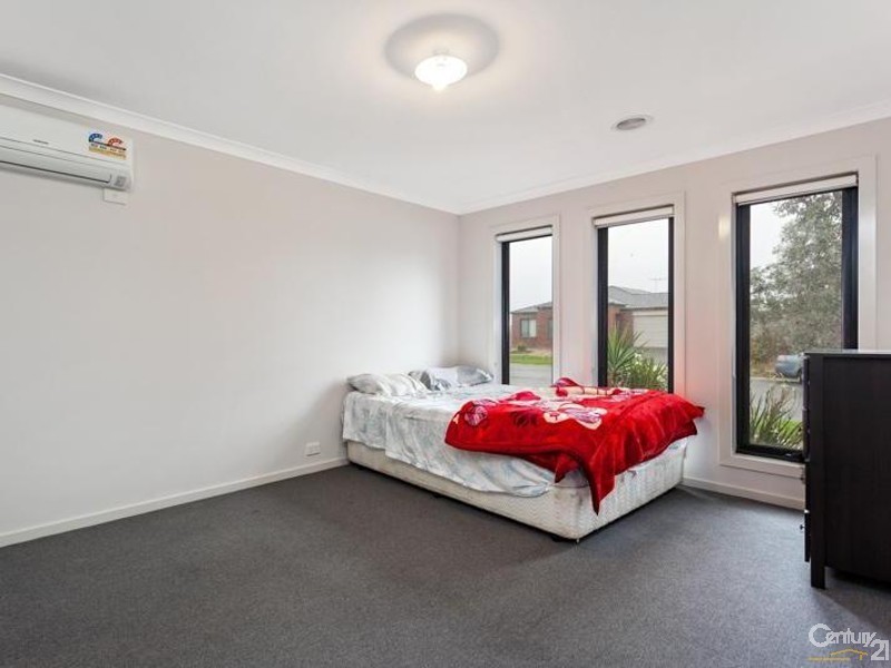 25 Grassbird drive, Point Cook VIC 3030