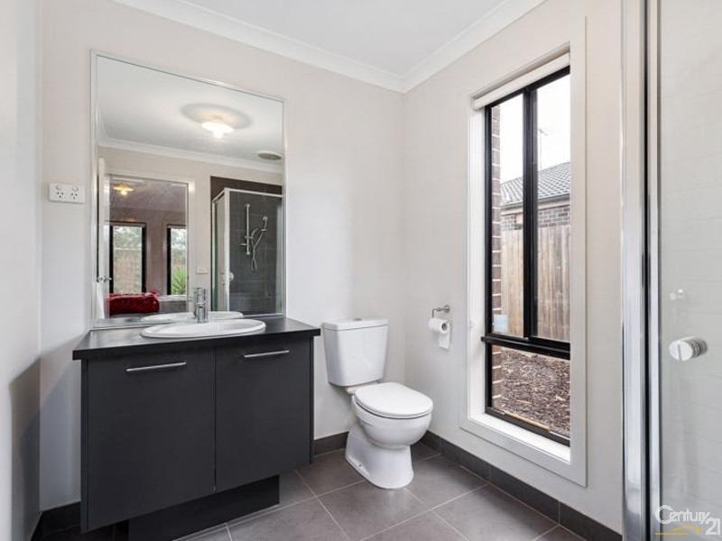 25 Grassbird drive, Point Cook VIC 3030