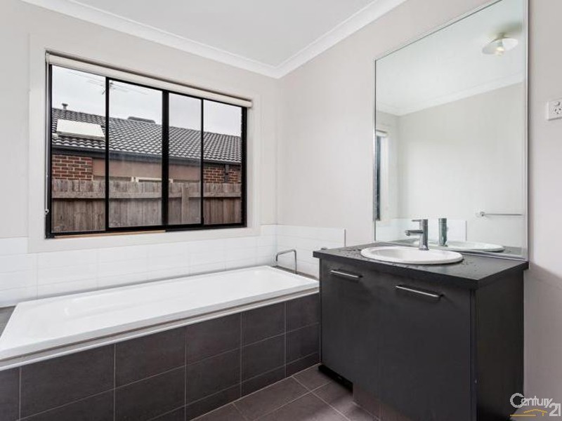25 Grassbird drive, Point Cook VIC 3030