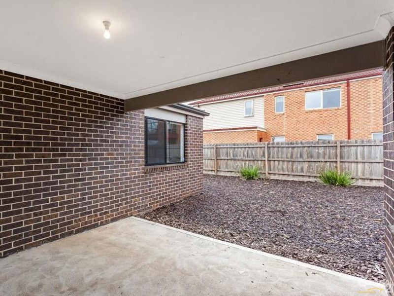 25 Grassbird drive, Point Cook VIC 3030