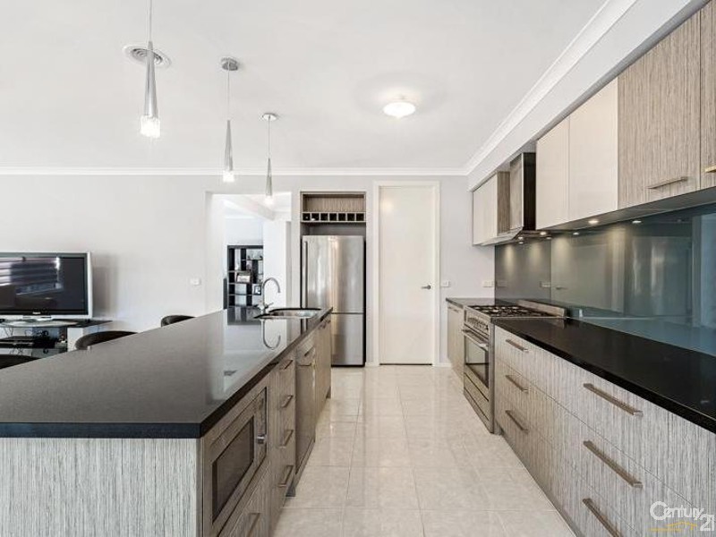 13 Royal Circuit, Point Cook VIC 3030