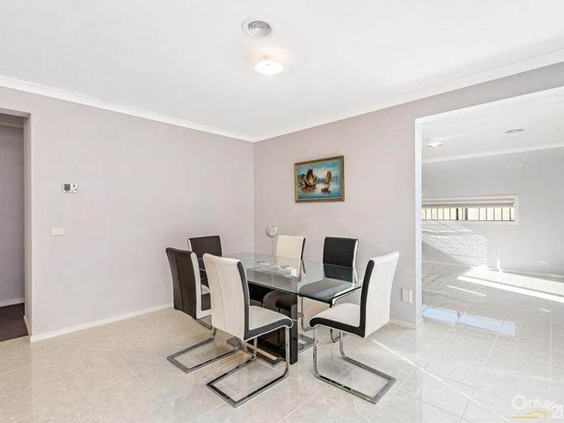 13 Royal Circuit, Point Cook VIC 3030