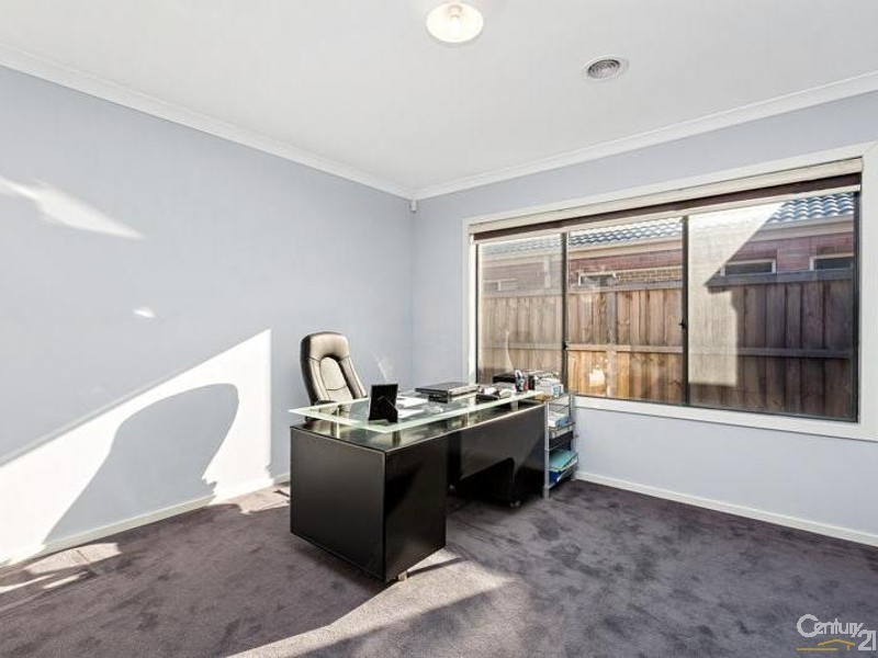 13 Royal Circuit, Point Cook VIC 3030