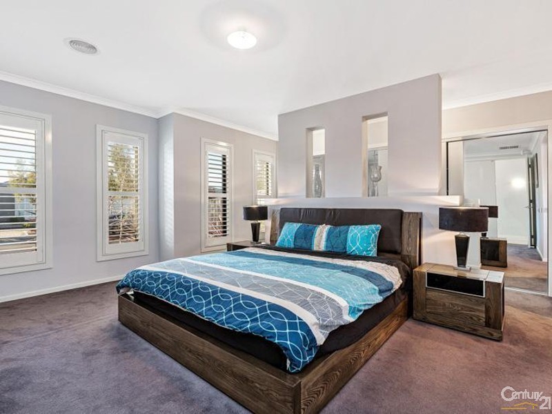 13 Royal Circuit, Point Cook VIC 3030