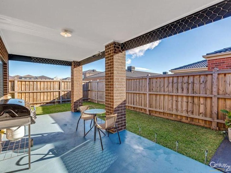 13 Royal Circuit, Point Cook VIC 3030