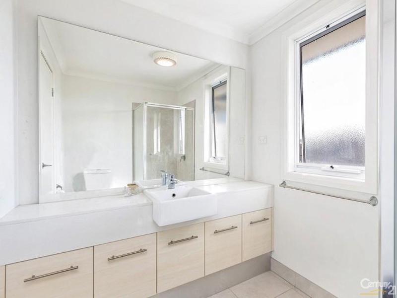 4 Montclair Street, Sanctuary Lakes VIC 3030