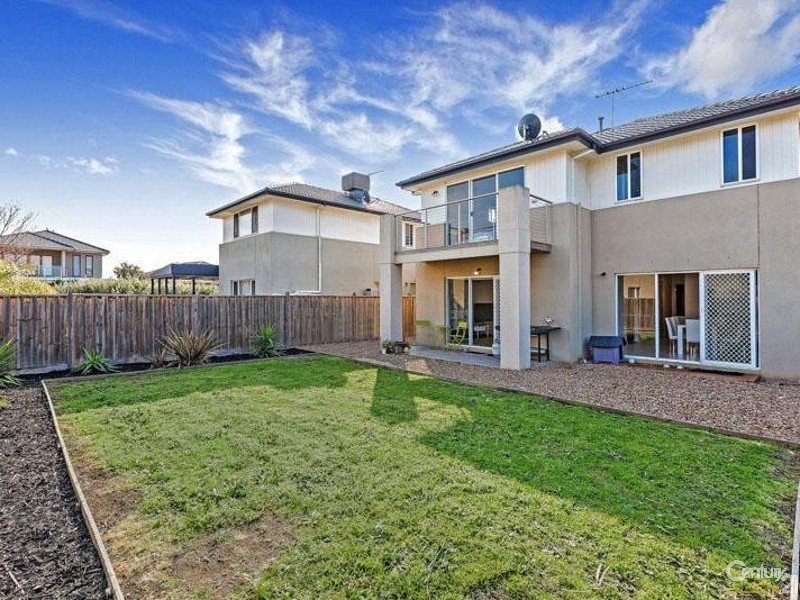 4 Montclair Street, Sanctuary Lakes VIC 3030