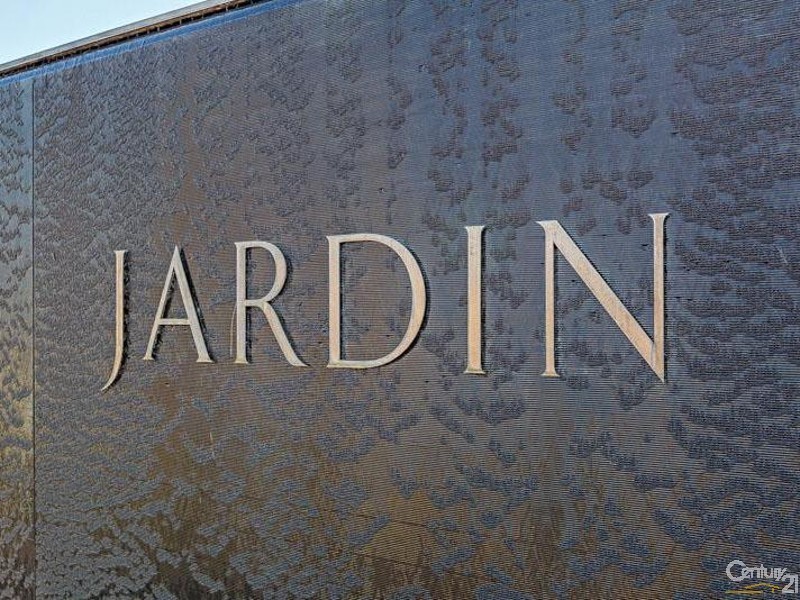 4 Montclair Street, Sanctuary Lakes VIC 3030