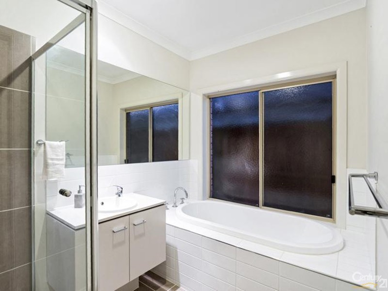 54 Malibu Boulevard, Point Cook VIC 3030