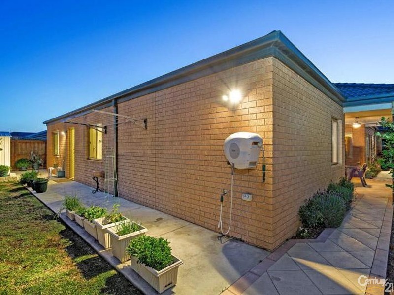 54 Malibu Boulevard, Point Cook VIC 3030
