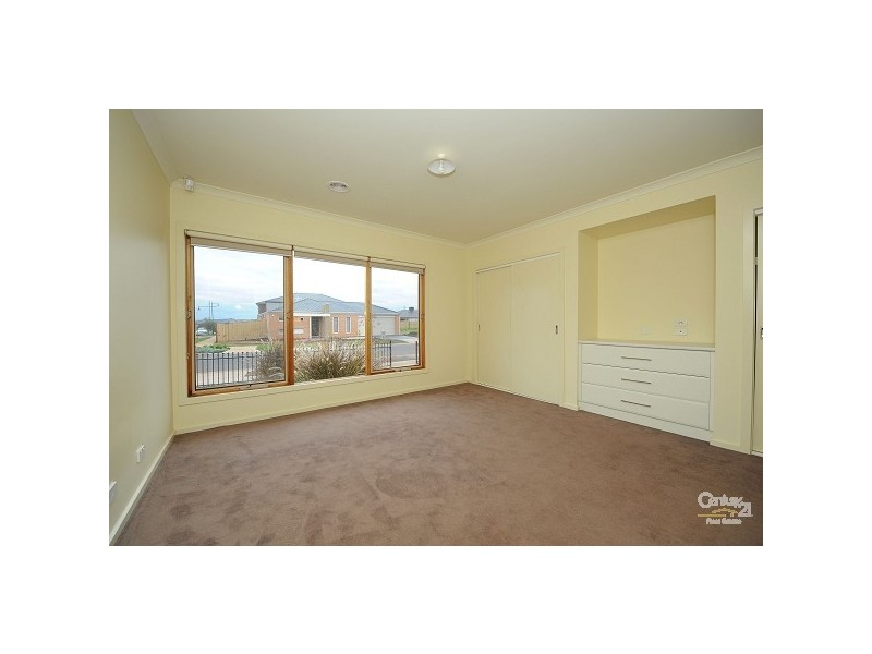 8 Emma Drive, Tarneit VIC 3029