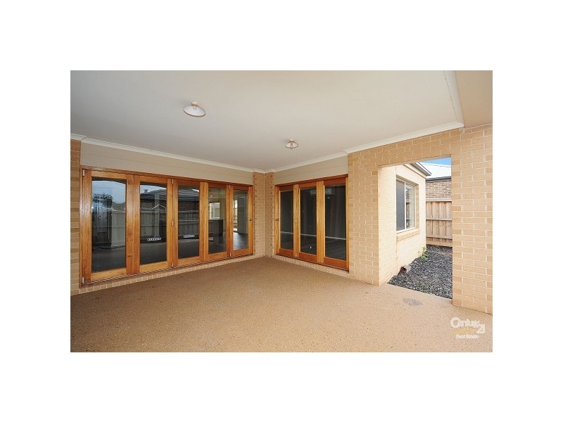 8 Emma Drive, Tarneit VIC 3029