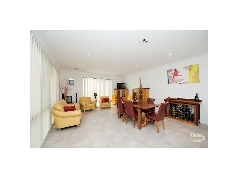 111 Signature Boulevard, Sanctuary Lakes VIC 3030