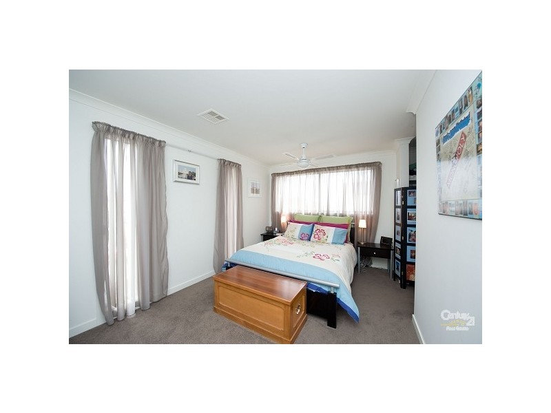 111 Signature Boulevard, Sanctuary Lakes VIC 3030