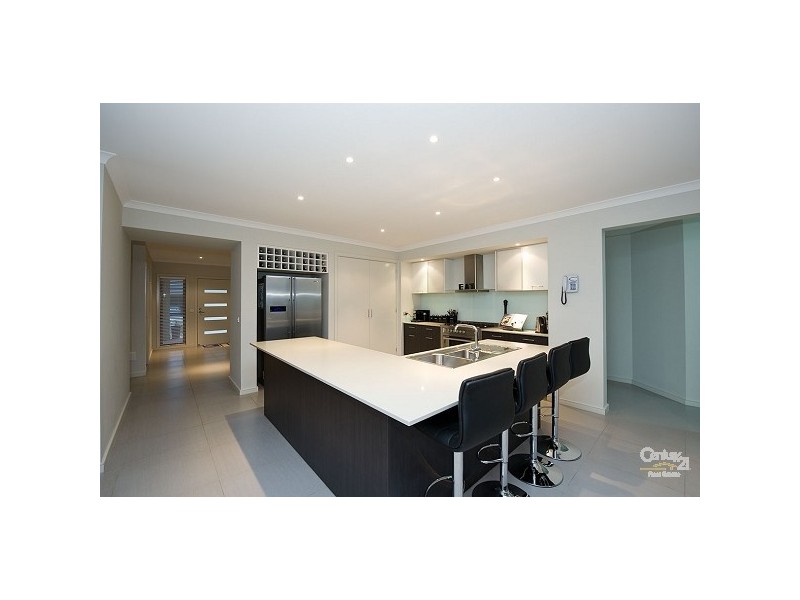 15 Springbank Court, Sanctuary Lakes VIC 3030