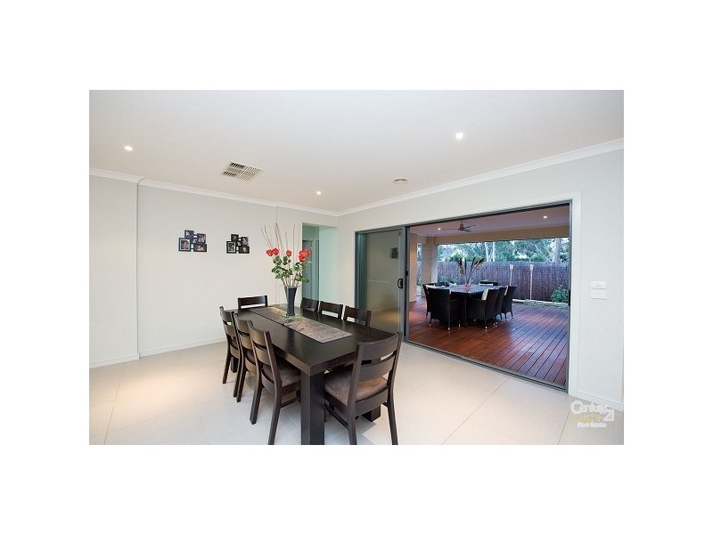 15 Springbank Court, Sanctuary Lakes VIC 3030