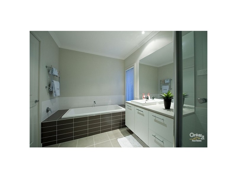 15 Springbank Court, Sanctuary Lakes VIC 3030