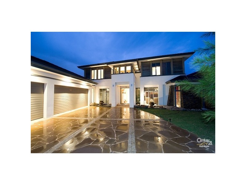 2 Shimmerlake Close, Sanctuary Lakes VIC 3030