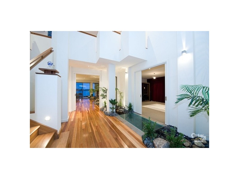 2 Shimmerlake Close, Sanctuary Lakes VIC 3030