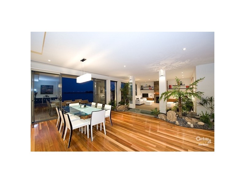 2 Shimmerlake Close, Sanctuary Lakes VIC 3030