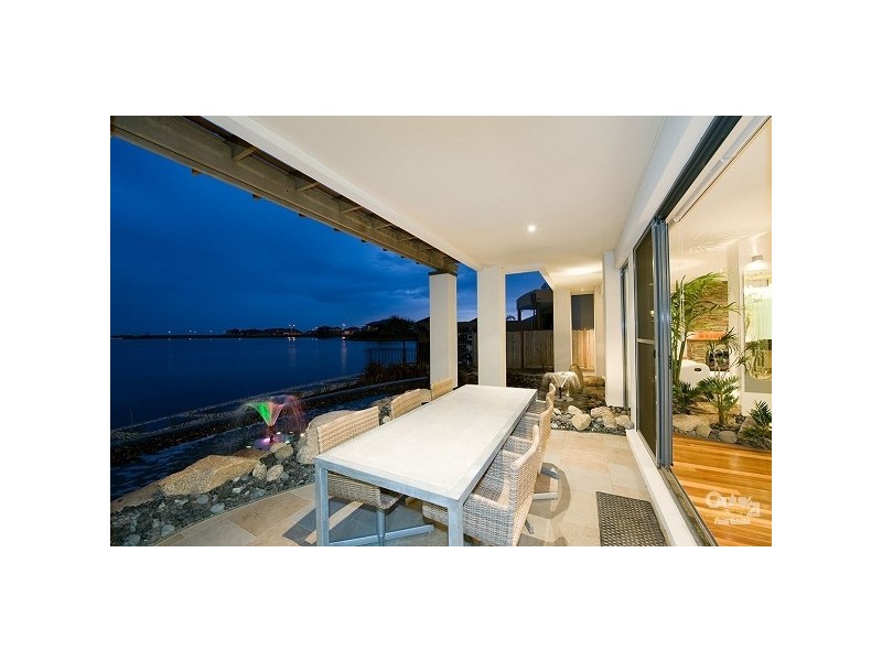 2 Shimmerlake Close, Sanctuary Lakes VIC 3030