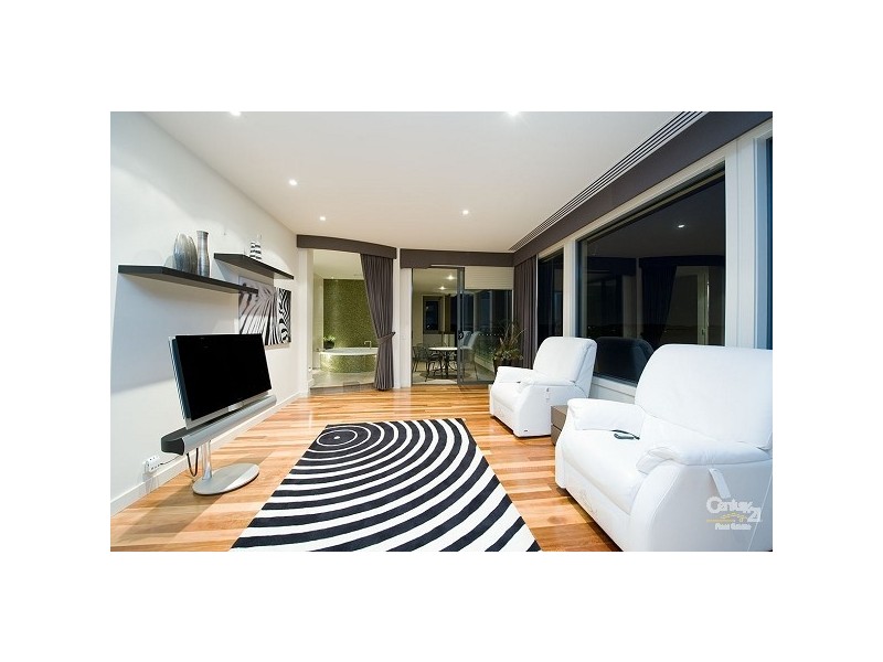 2 Shimmerlake Close, Sanctuary Lakes VIC 3030