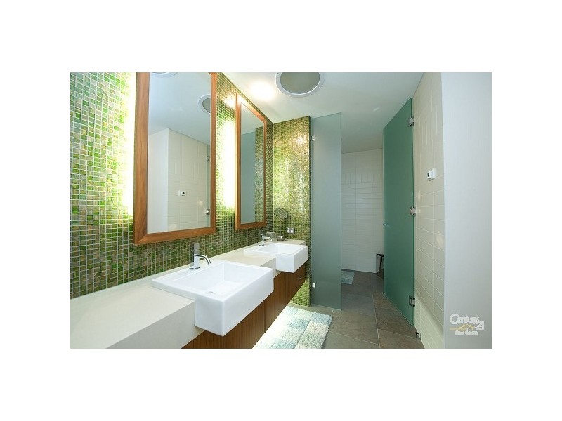 2 Shimmerlake Close, Sanctuary Lakes VIC 3030