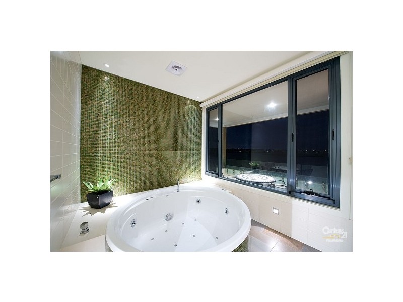 2 Shimmerlake Close, Sanctuary Lakes VIC 3030