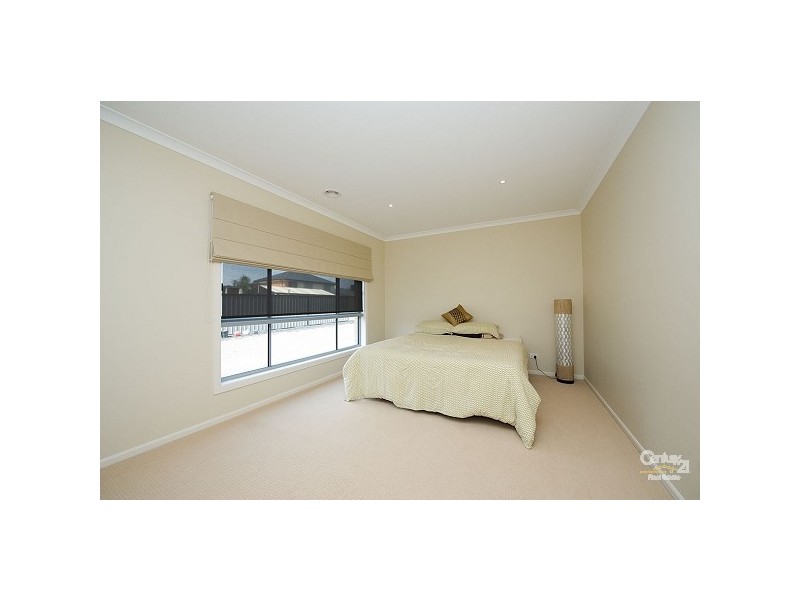 5 Hasluck Gardens, Point Cook VIC 3030