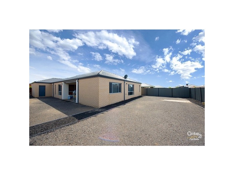 5 Hasluck Gardens, Point Cook VIC 3030