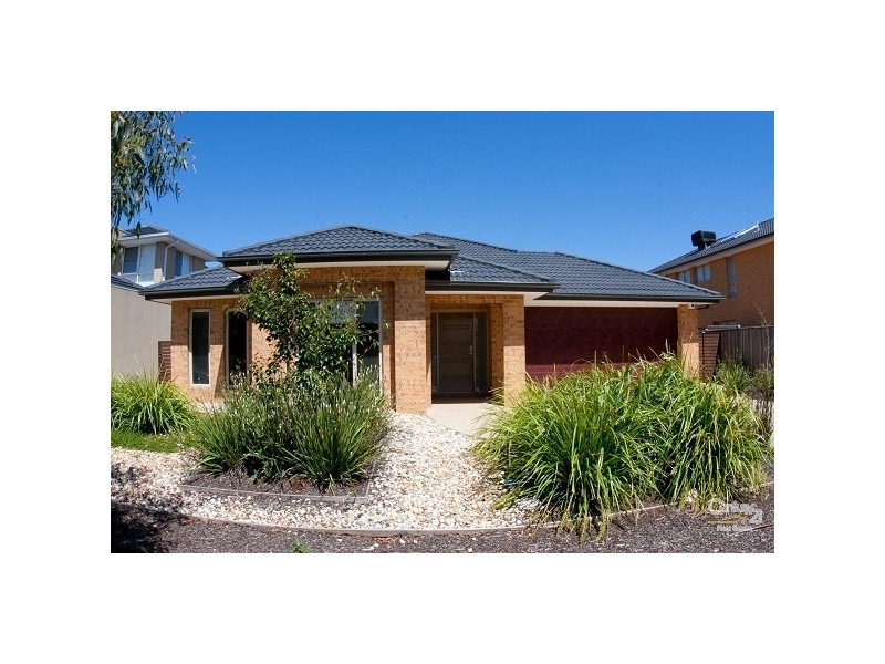 9 Staten Way, Sanctuary Lakes VIC 3030