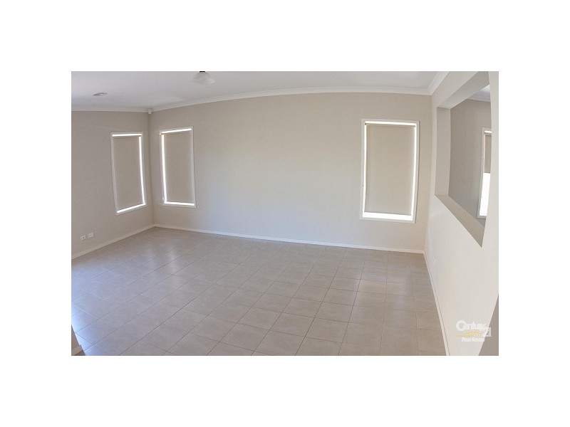 9 Staten Way, Sanctuary Lakes VIC 3030
