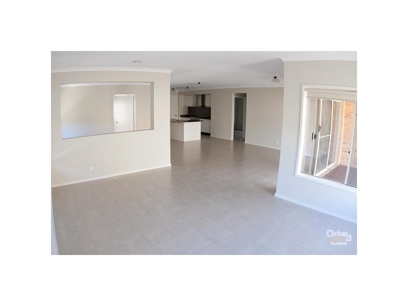 9 Staten Way, Sanctuary Lakes VIC 3030