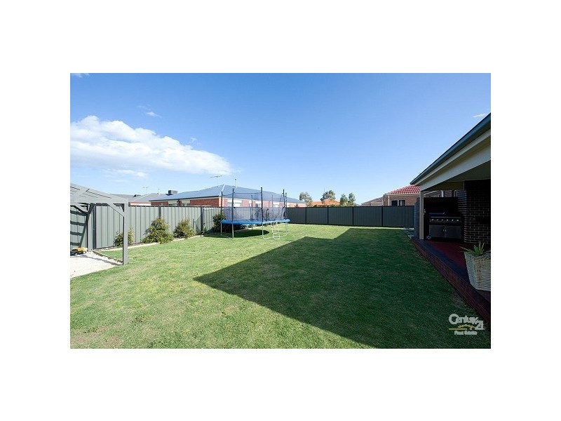 4 Villiers Drive, Point Cook VIC 3030