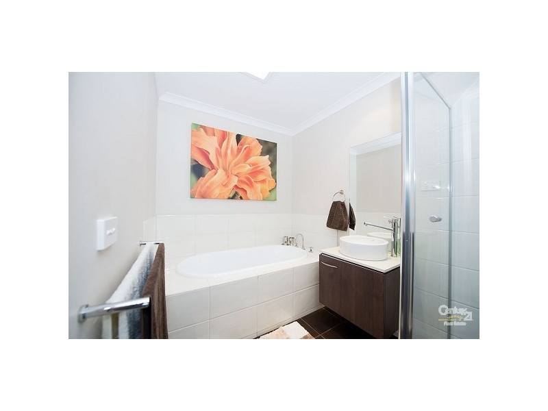 4 Villiers Drive, Point Cook VIC 3030