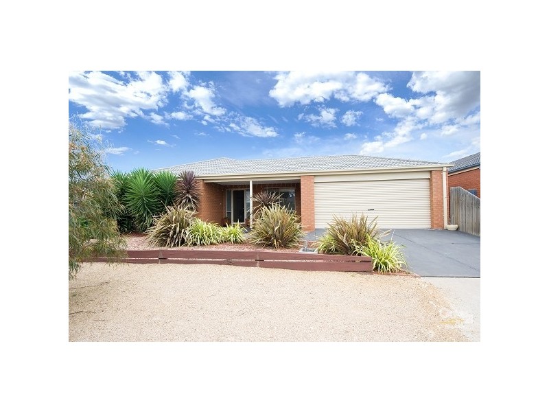 18 Sonnet Way, Truganina VIC 3029