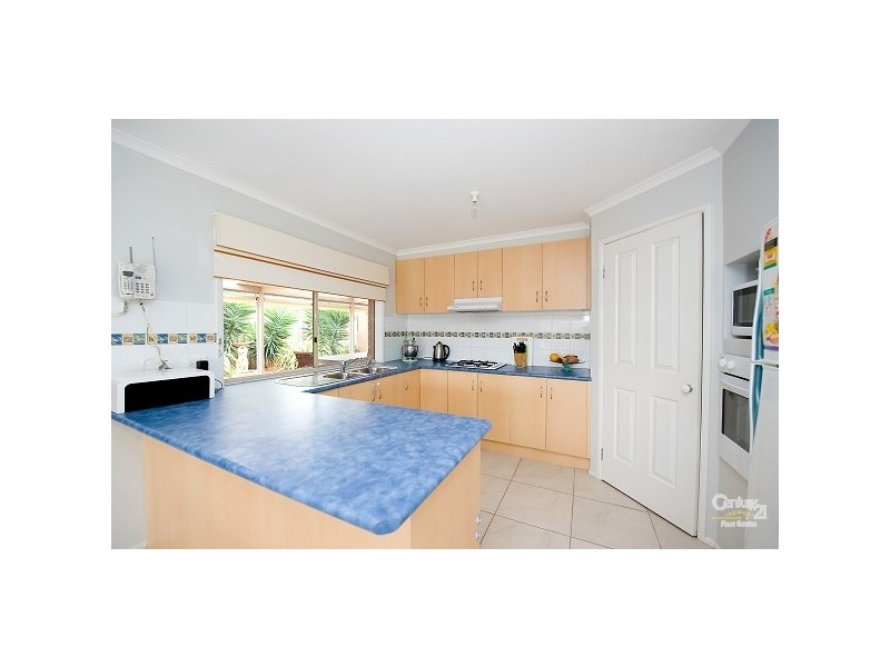 18 Sonnet Way, Truganina VIC 3029