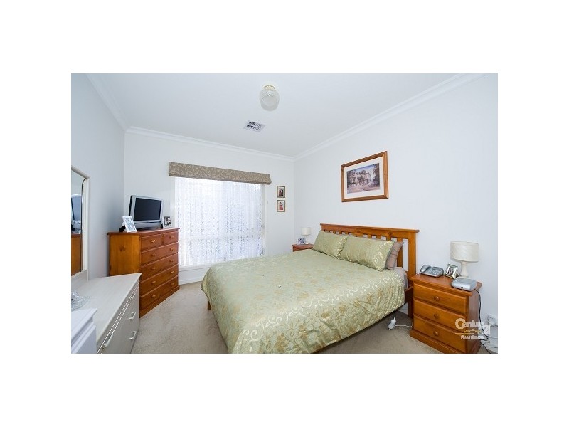 2/15 Waiora Parade, West Footscray VIC 3012