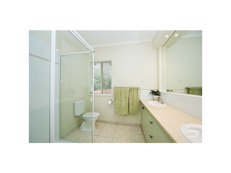 9 May Gibbs Circle, Point Cook VIC 3030