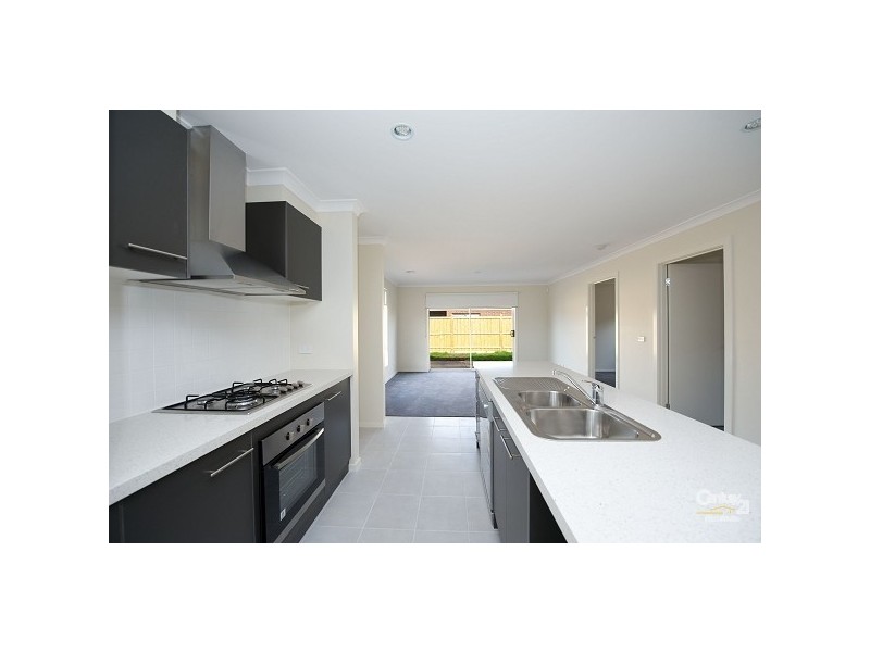 13 Tropic Circuit, Point Cook VIC 3030
