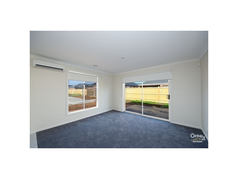 13 Tropic Circuit, Point Cook VIC 3030