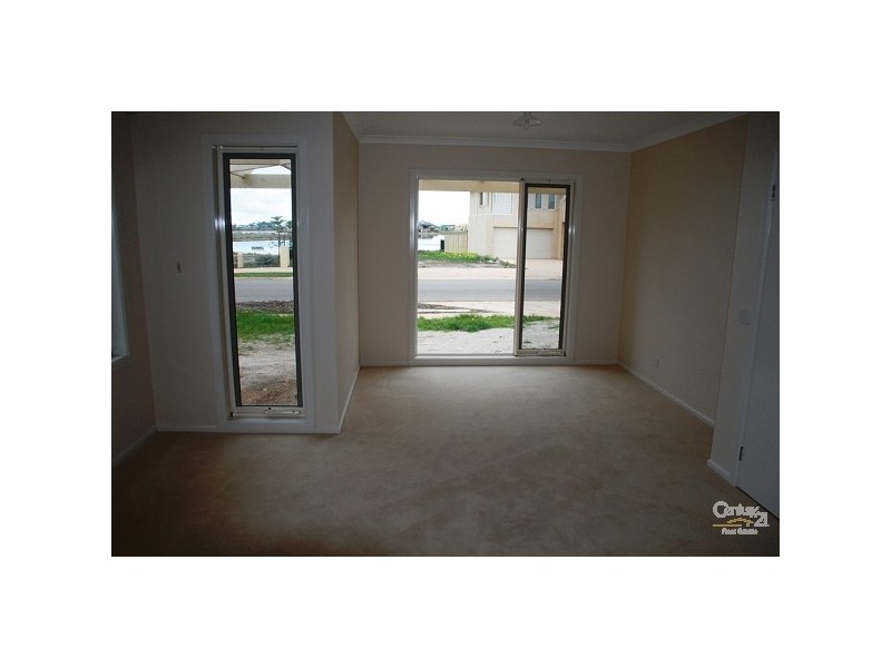 37 Sanctuary Lakes East Boulevard, Sanctuary Lakes VIC 3030