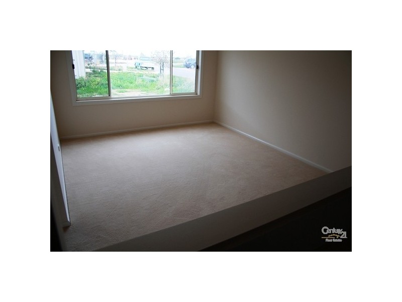 37 Sanctuary Lakes East Boulevard, Sanctuary Lakes VIC 3030